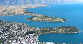 One photo out of 670 is of National Geographic quality! (Queenstown from above)