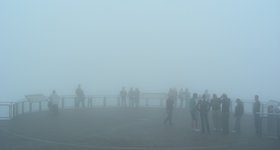 Into the Blue Mountains to see the spectacular view at Katoomba.